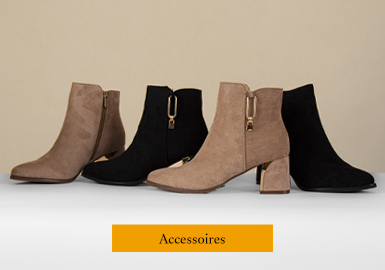 Accessoires: Chaussures, Sacs, Echarpes pour Femme chez ARWA SHOP.